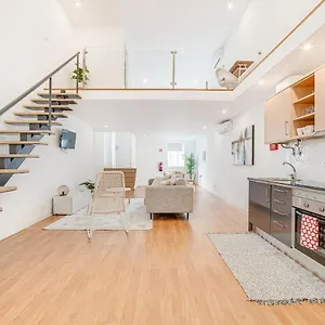 Fornos Deluxe Apartment